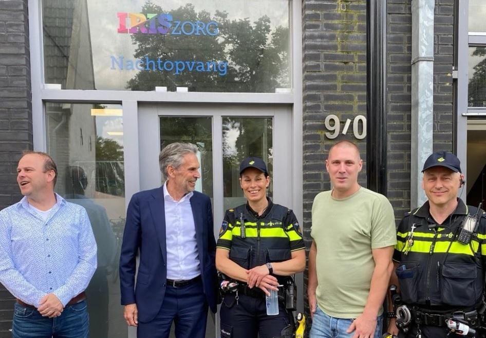 Werkbezoek minister-president Dick Schoof aan nachtopvang Doetinchem met collega's IrisZorg en wijkagenten